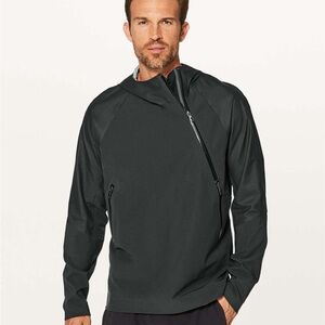 Lululemon Surge Anorak Hybrid in Onyx